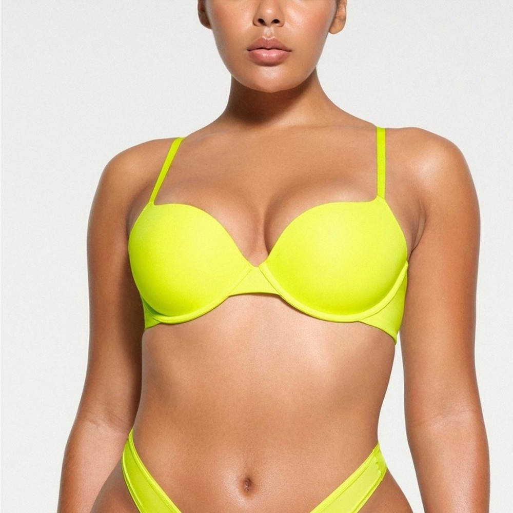 SKIMS Fits Everybody Push-Up Demi Bra in Daffodil 34DDD (34F)